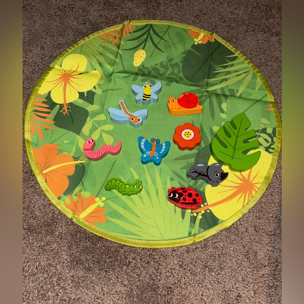 🆕 Play Mat Insect-Themed